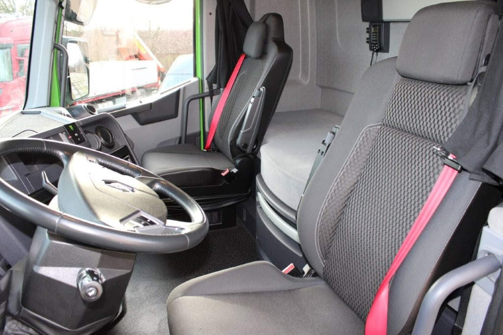 RENAULT T 440, NEZÁVISLÁ KLIMATIZACE - Tegljač: slika 5 RENAULT T 440, NEZÁVISLÁ KLIMATIZACE - Tegljač: slika 5