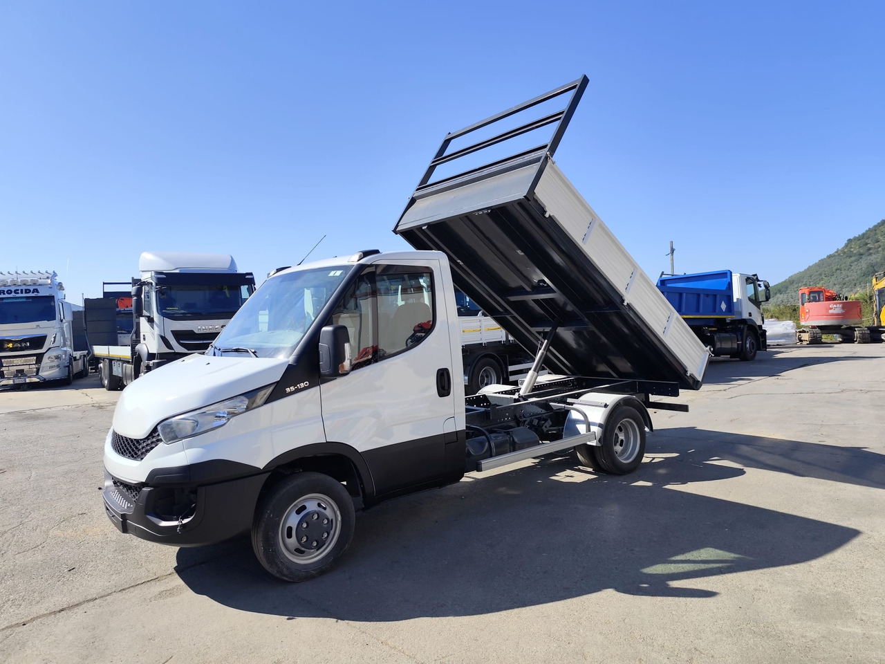 IVECO DAILY 35C13 - Dostavno vozilo istovarivač: slika 3 IVECO DAILY 35C13 - Dostavno vozilo istovarivač: slika 3