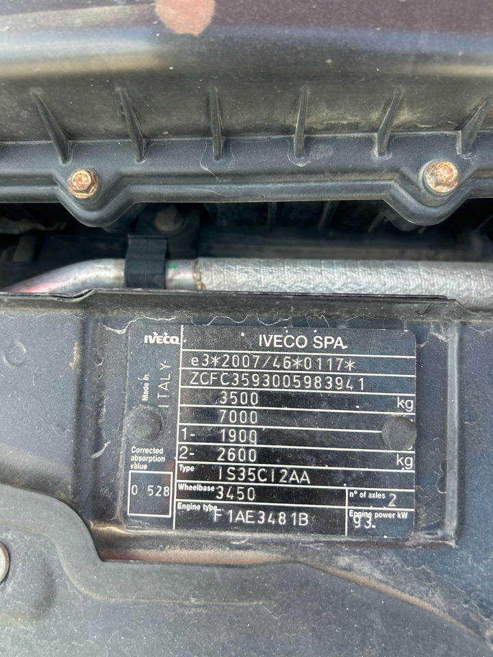 IVECO DAILY 35C13 - Dostavno vozilo istovarivač: slika 2 IVECO DAILY 35C13 - Dostavno vozilo istovarivač: slika 2