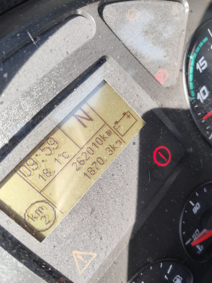 IVECO EUROCARGO 120-190L - Kamion sa golom šasijom i zatvorenom kabinom: slika 5 IVECO EUROCARGO 120-190L - Kamion sa golom šasijom i zatvorenom kabinom: slika 5