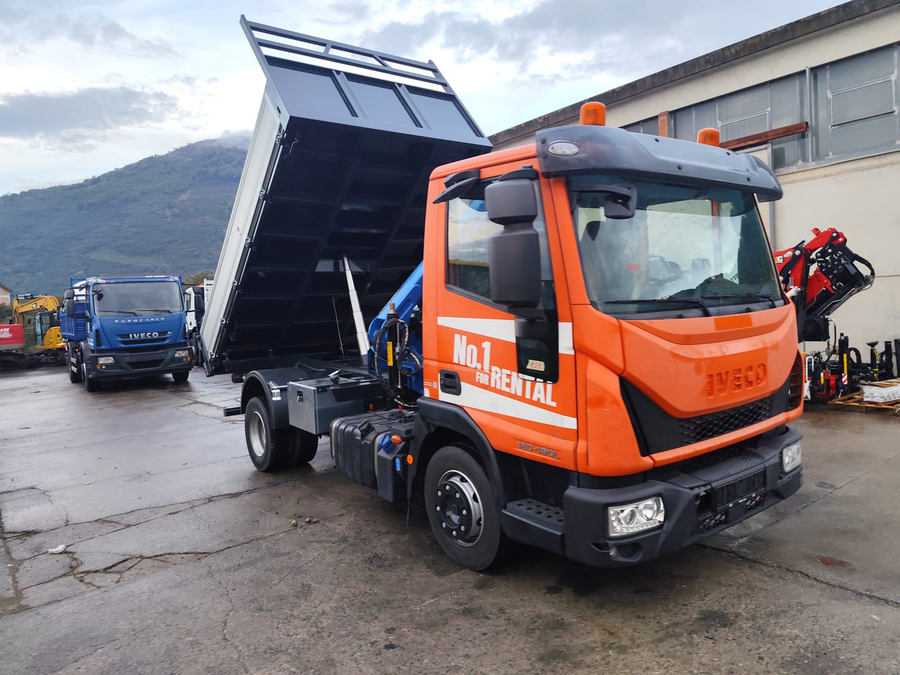 IVECO EUROCARGO 120-90L - Kamion sa dizalicom, Istovarivač: slika 1 IVECO EUROCARGO 120-90L - Kamion sa dizalicom, Istovarivač: slika 1