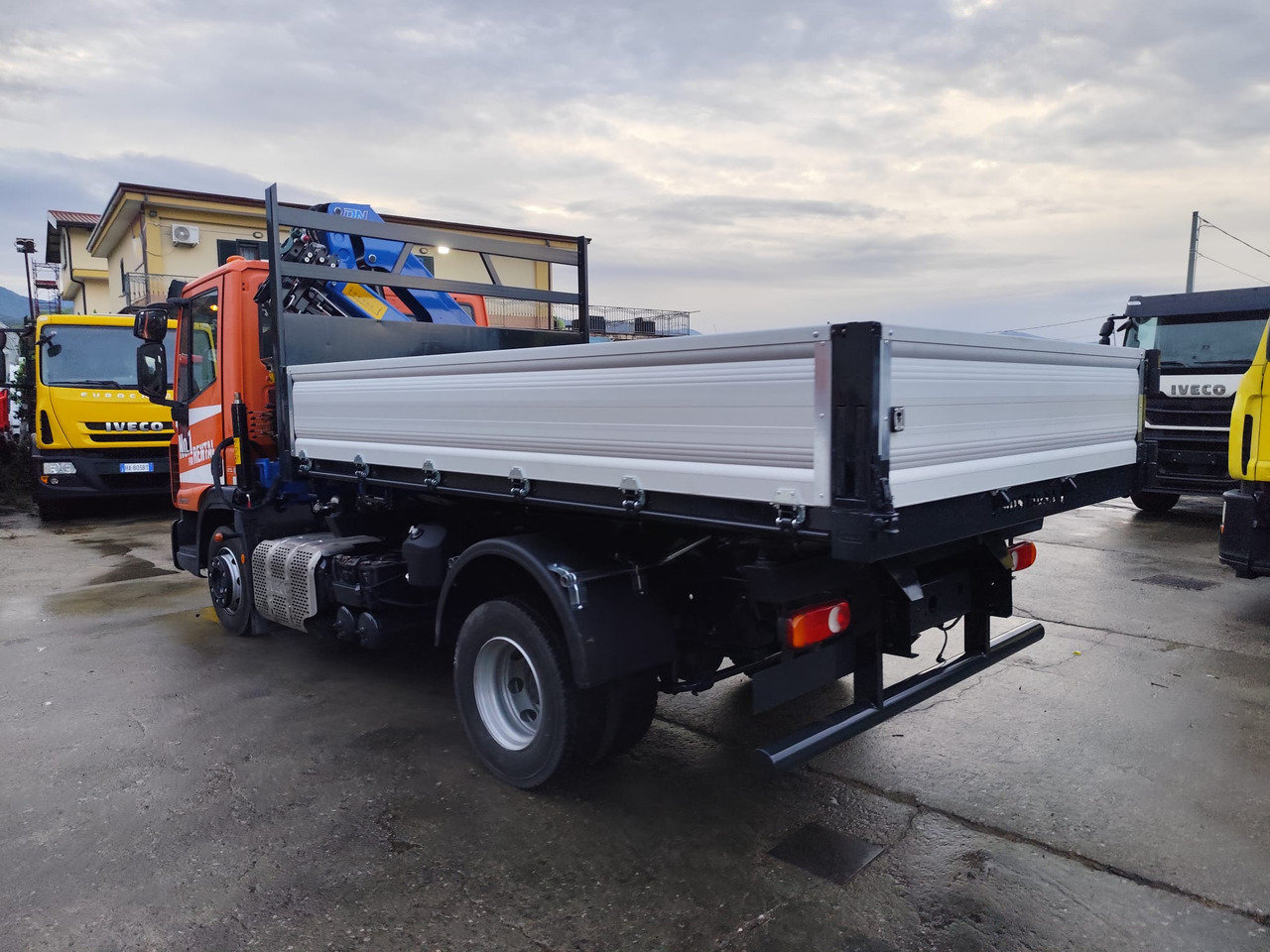 Kamion sa dizalicom IVECO EUROCARGO 120-90L: slika 19
