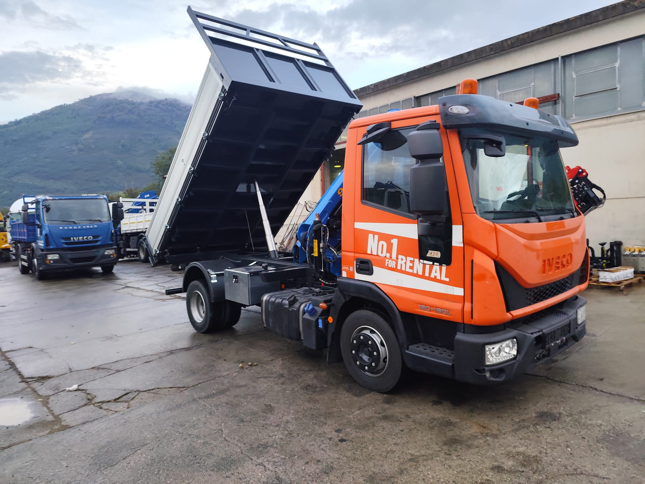 Kamion sa dizalicom IVECO EUROCARGO 120-90L: slika 7