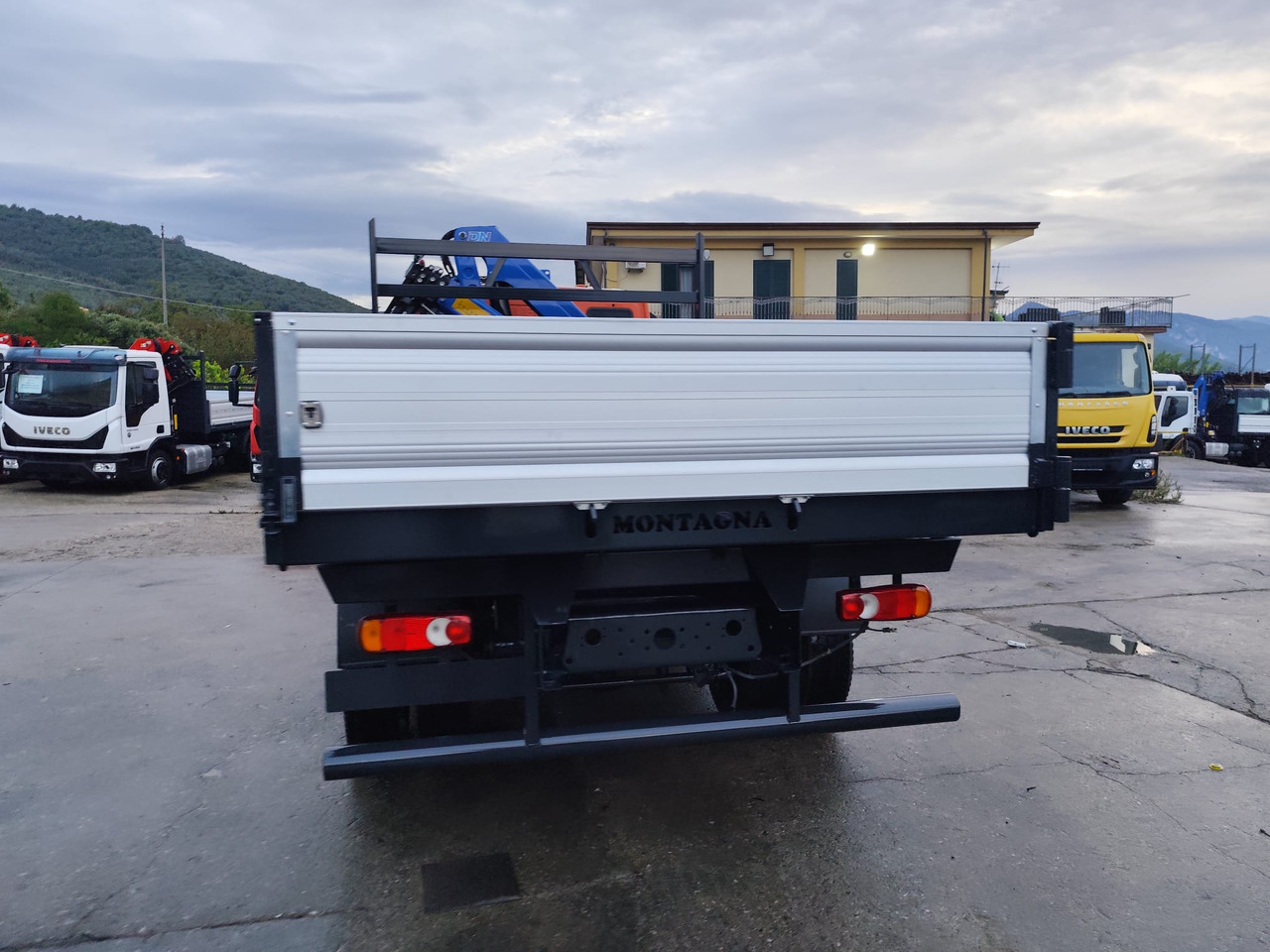 Kamion sa dizalicom IVECO EUROCARGO 120-90L: slika 23