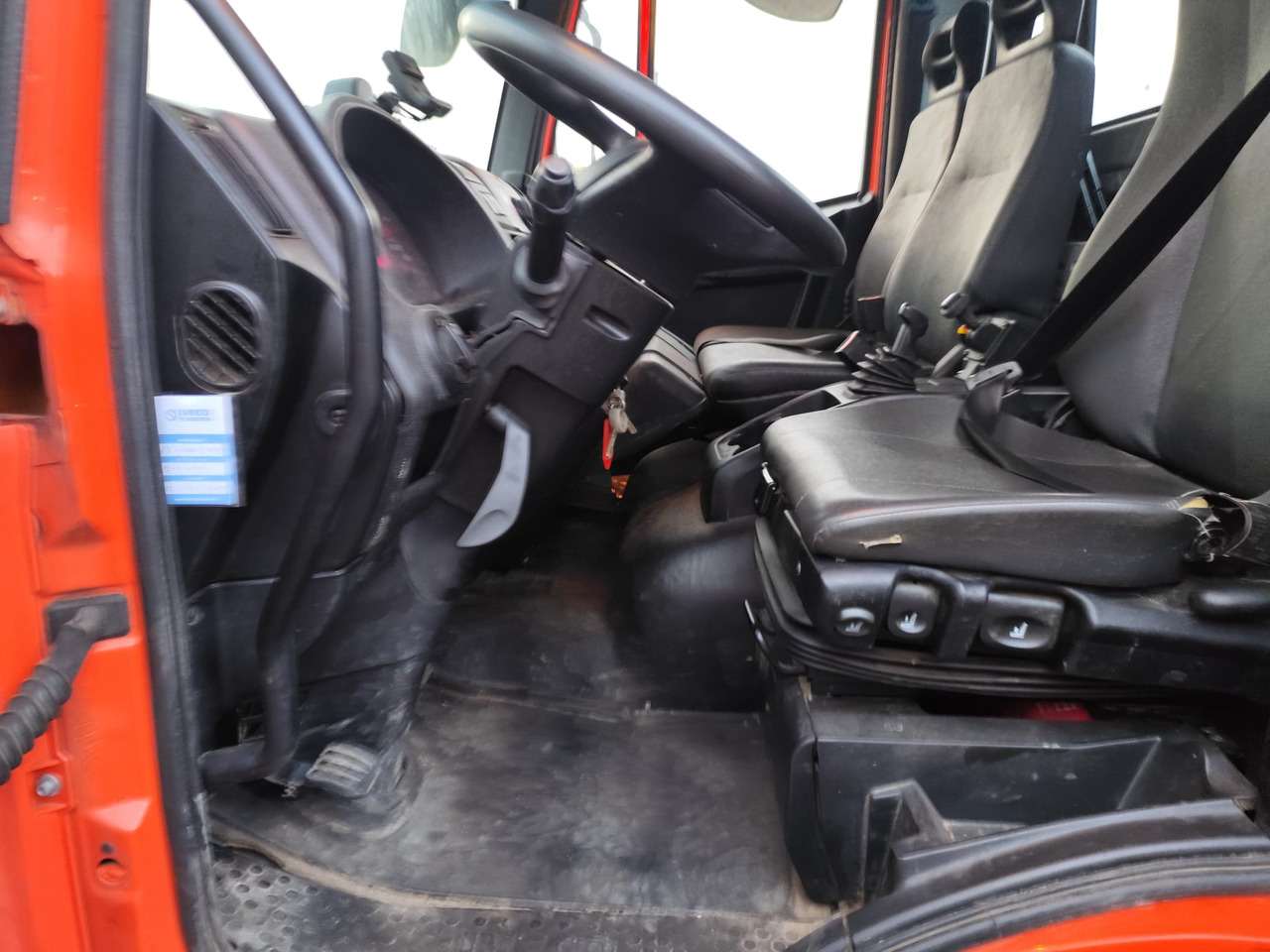 Kamion sa dizalicom IVECO EUROCARGO 120-90L: slika 17