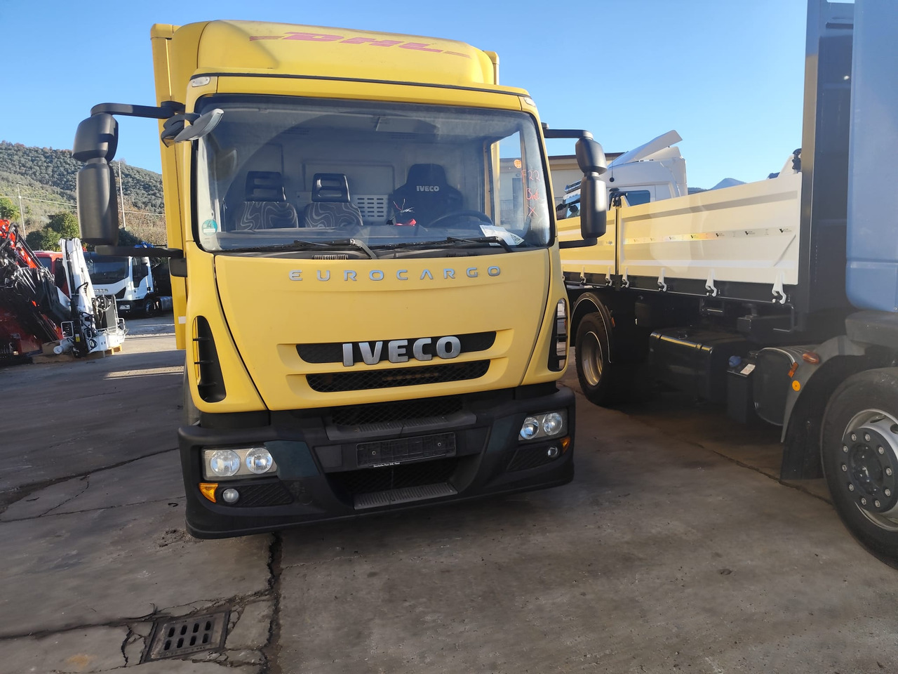 IVECO EUROCARGO 120E28P - Kamion sa golom šasijom i zatvorenom kabinom: slika 5 IVECO EUROCARGO 120E28P - Kamion sa golom šasijom i zatvorenom kabinom: slika 5