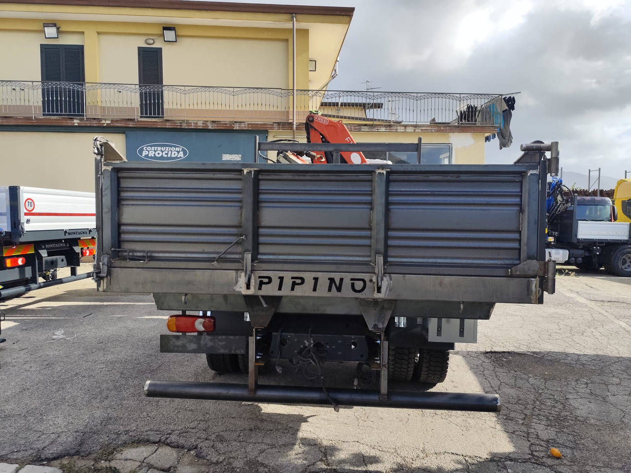 IVECO EUROCARGO 140-250 - Kamion sa dizalicom: slika 5 IVECO EUROCARGO 140-250 - Kamion sa dizalicom: slika 5