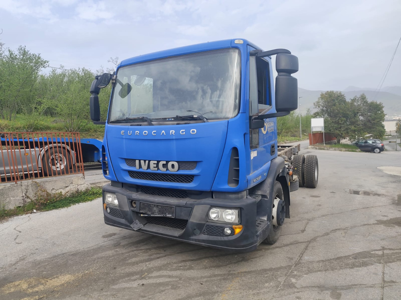 IVECO EUROCARGO 140E25 - Kamion sa golom šasijom i zatvorenom kabinom: slika 1 IVECO EUROCARGO 140E25 - Kamion sa golom šasijom i zatvorenom kabinom: slika 1