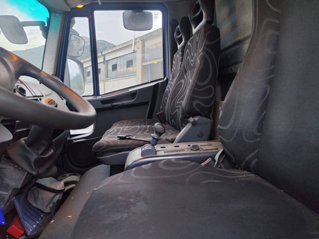IVECO EUROCARGO 140E25 - Istovarivač: slika 4 IVECO EUROCARGO 140E25 - Istovarivač: slika 4