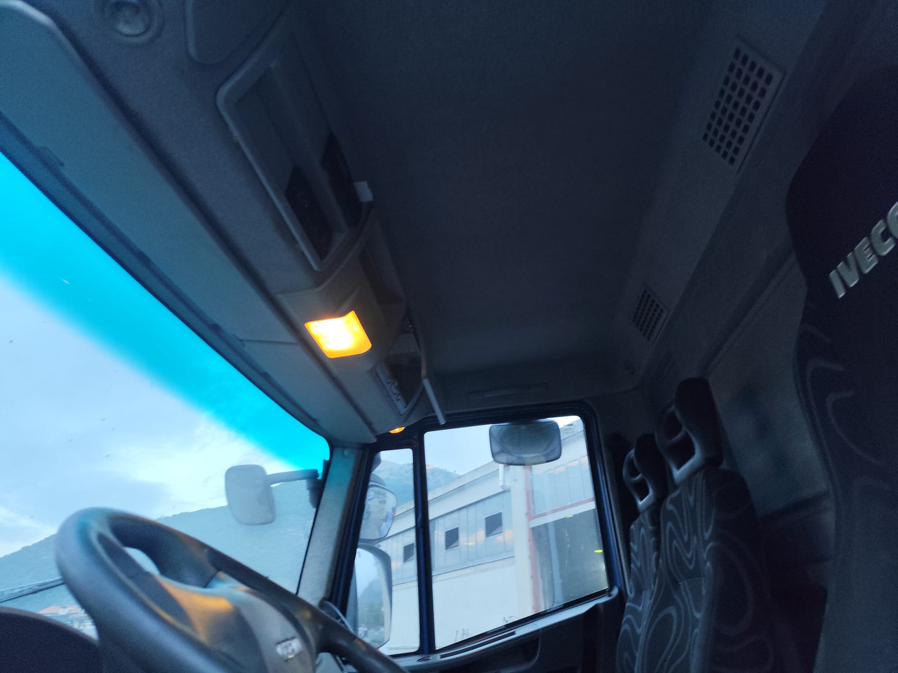 IVECO EUROCARGO 140E25 - Istovarivač: slika 2 IVECO EUROCARGO 140E25 - Istovarivač: slika 2