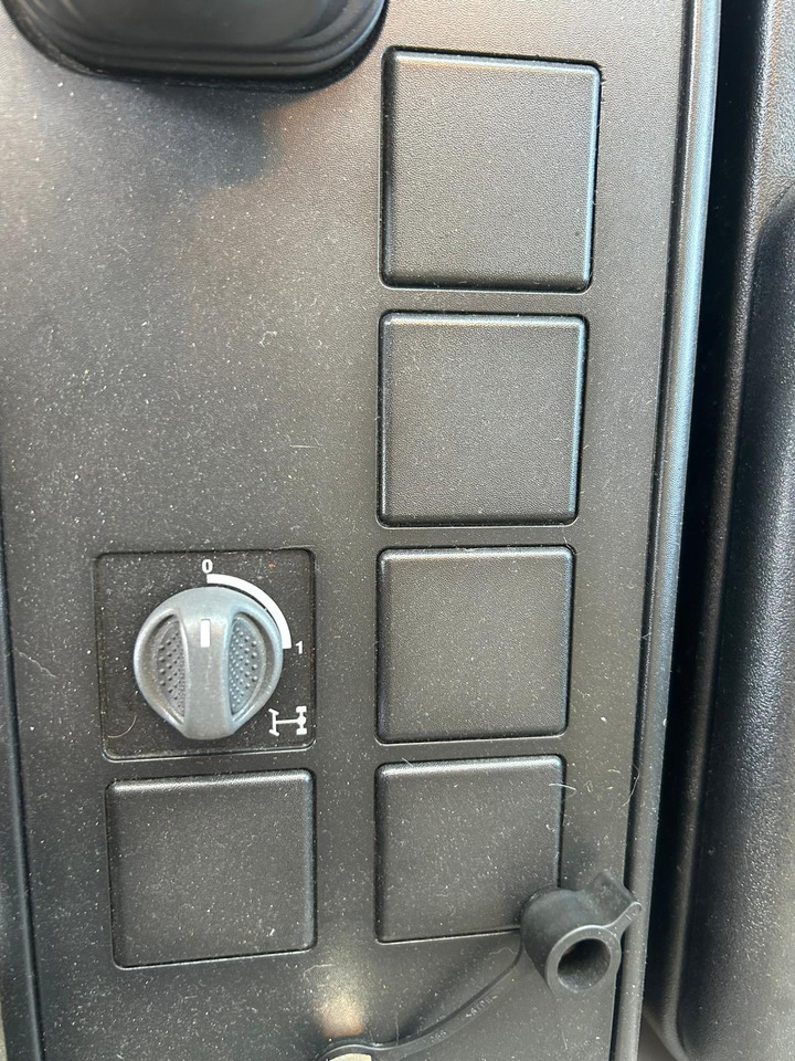 Kamion sa dizalicom IVECO EUROCARGO 160-280: slika 27