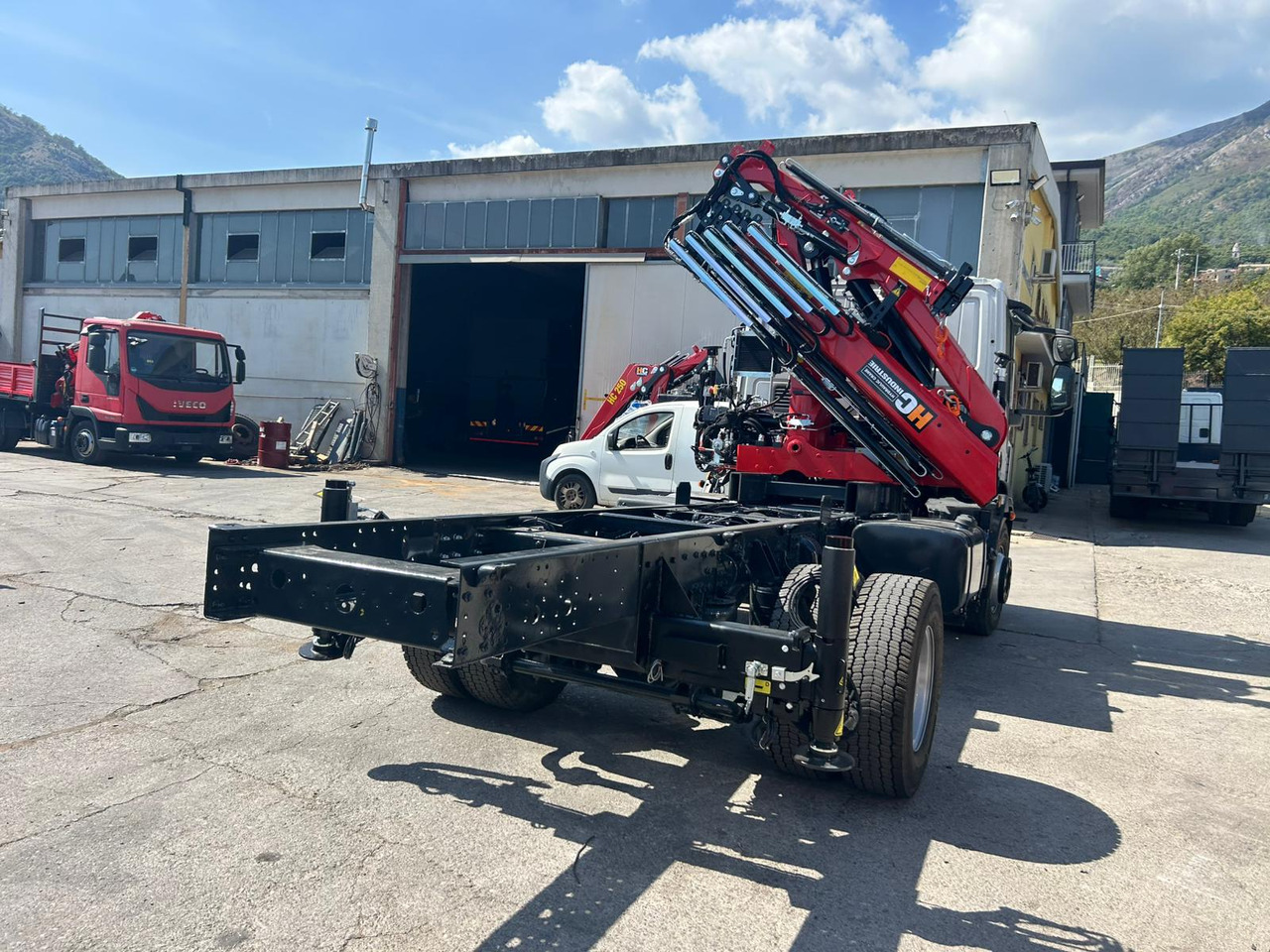 Kamion sa dizalicom IVECO EUROCARGO 160-280: slika 13