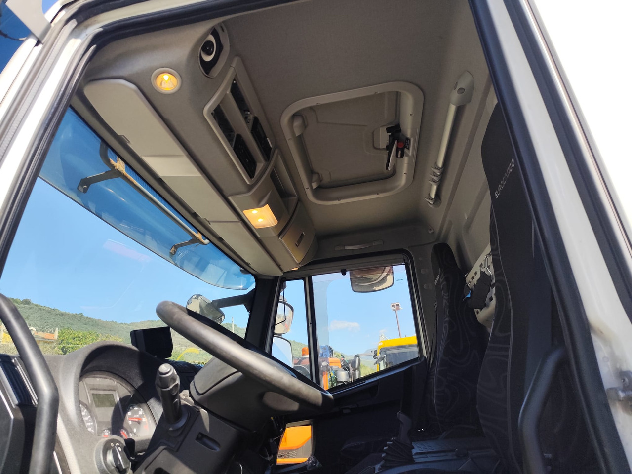 IVECO EUROCARGO 160-280 - Istovarivač, Kamion sa dizalicom: slika 5 IVECO EUROCARGO 160-280 - Istovarivač, Kamion sa dizalicom: slika 5