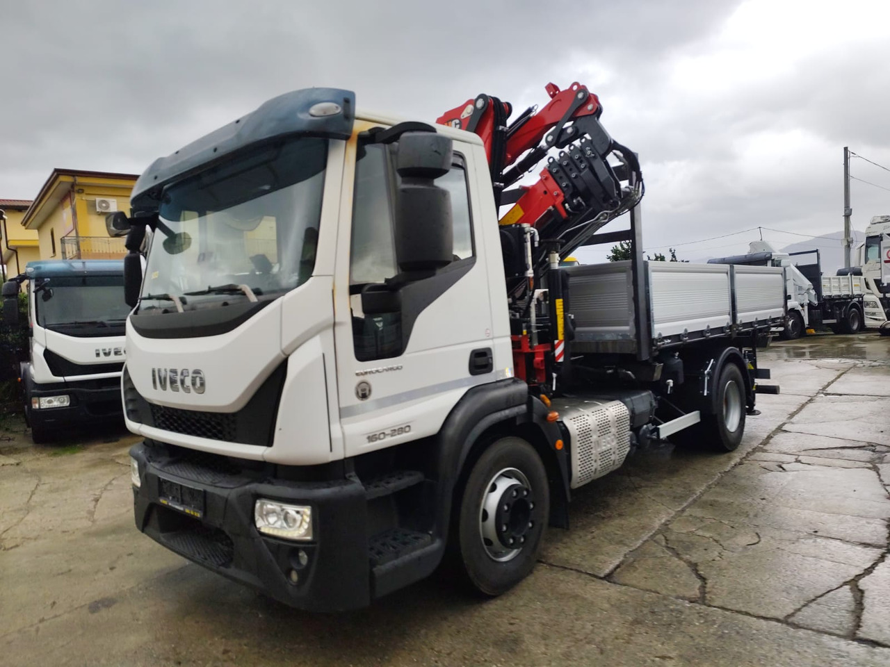 IVECO EUROCARGO 160-280 - Kamion sa dizalicom: slika 1 IVECO EUROCARGO 160-280 - Kamion sa dizalicom: slika 1