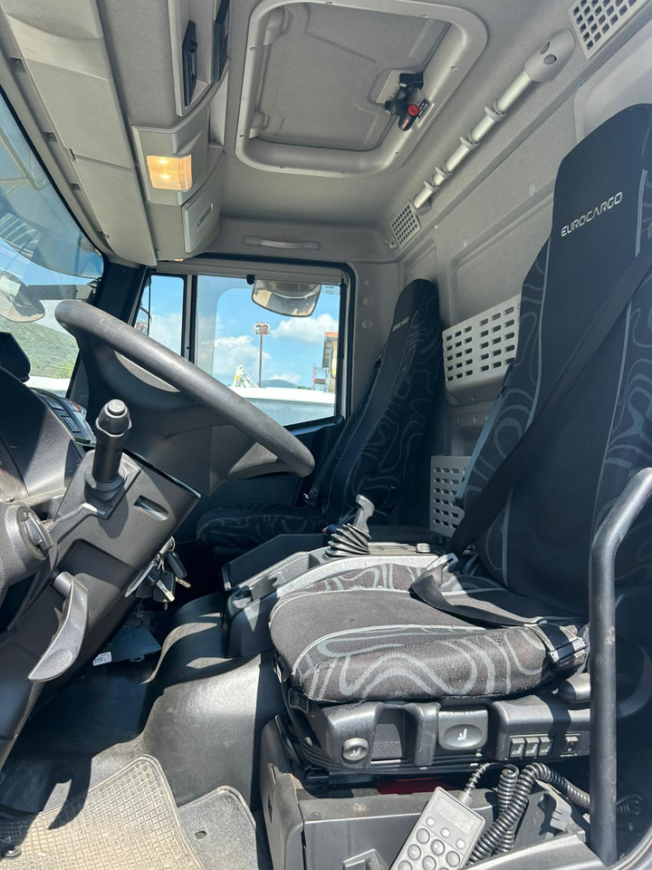 Kamion sa dizalicom IVECO EUROCARGO 160-280: slika 25