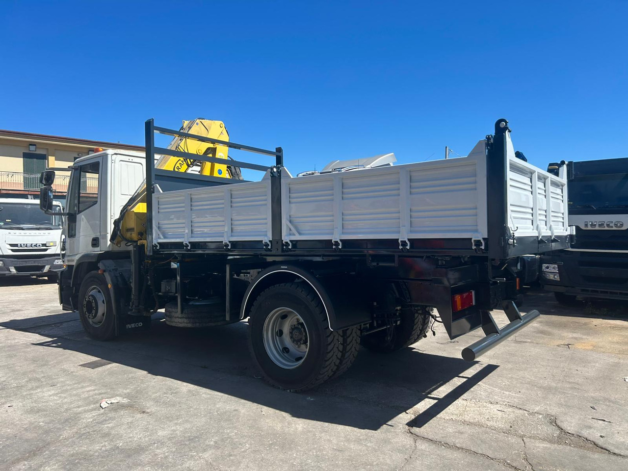 Kamion sa dizalicom IVECO EUROCARGO 160E28: slika 14