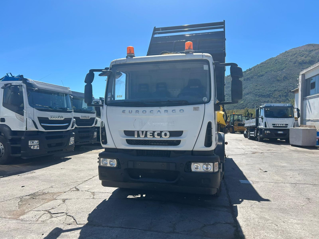 Kamion sa dizalicom IVECO EUROCARGO 160E28: slika 29