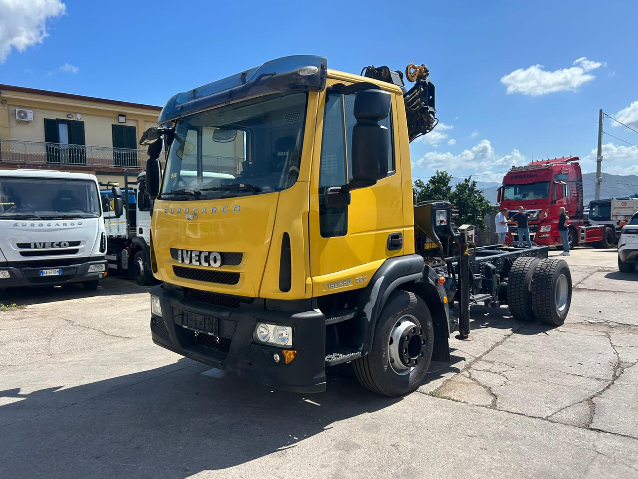 IVECO EUROCARGO 160E30 - Kamion sa dizalicom: slika 1 IVECO EUROCARGO 160E30 - Kamion sa dizalicom: slika 1