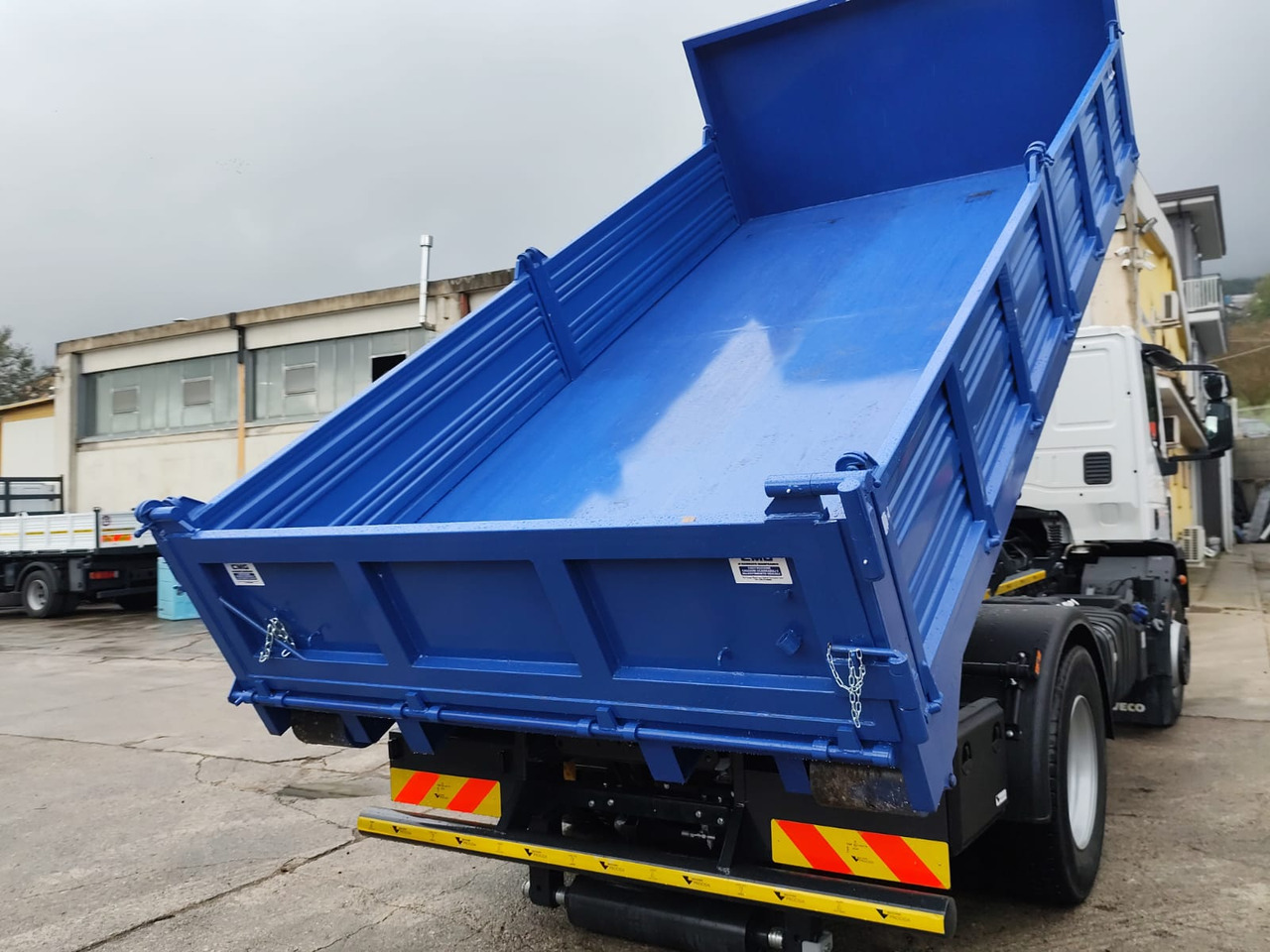 IVECO EUROCARGO 180-250 - Kamion sa hidrauličnom kukom, Kamion sa dizalicom: slika 5 IVECO EUROCARGO 180-250 - Kamion sa hidrauličnom kukom, Kamion sa dizalicom: slika 5