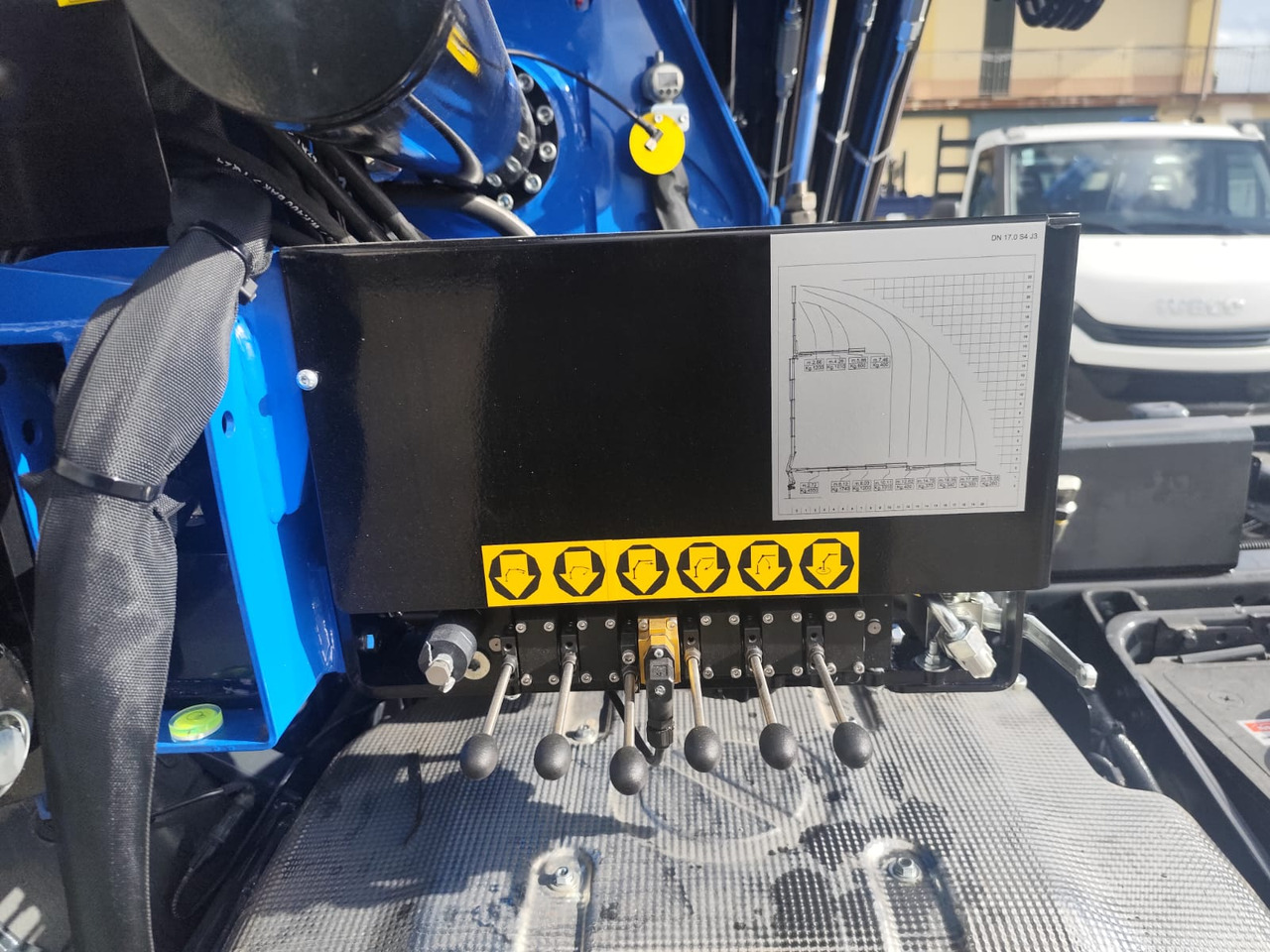 Kamion sa dizalicom, Kamion sa dizalicom IVECO EUROCARGO 180-250: slika 6 Kamion sa dizalicom, Kamion sa dizalicom IVECO EUROCARGO 180-250: slika 6