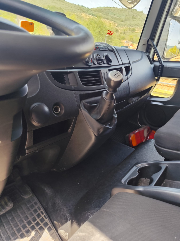 IVECO EUROCARGO 180-250 - Kamion sa golom šasijom i zatvorenom kabinom, Kamion sa dizalicom: slika 4 IVECO EUROCARGO 180-250 - Kamion sa golom šasijom i zatvorenom kabinom, Kamion sa dizalicom: slika 4