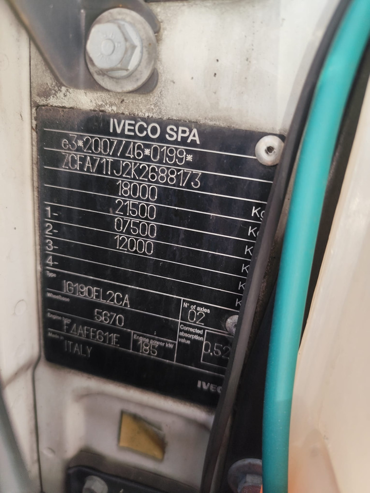 IVECO EUROCARGO 180-250 - Kamion sa golom šasijom i zatvorenom kabinom, Kamion sa dizalicom: slika 2 IVECO EUROCARGO 180-250 - Kamion sa golom šasijom i zatvorenom kabinom, Kamion sa dizalicom: slika 2