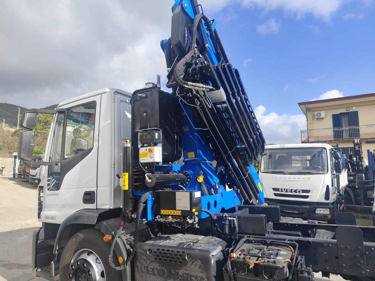 IVECO EUROCARGO 180-250 - Kamion sa dizalicom, Kamion sa dizalicom: slika 4 IVECO EUROCARGO 180-250 - Kamion sa dizalicom, Kamion sa dizalicom: slika 4