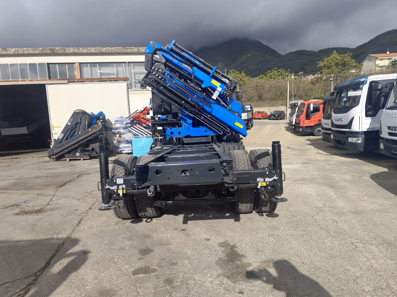 Kamion sa dizalicom, Kamion sa dizalicom IVECO EUROCARGO 180-250: slika 17 Kamion sa dizalicom, Kamion sa dizalicom IVECO EUROCARGO 180-250: slika 17