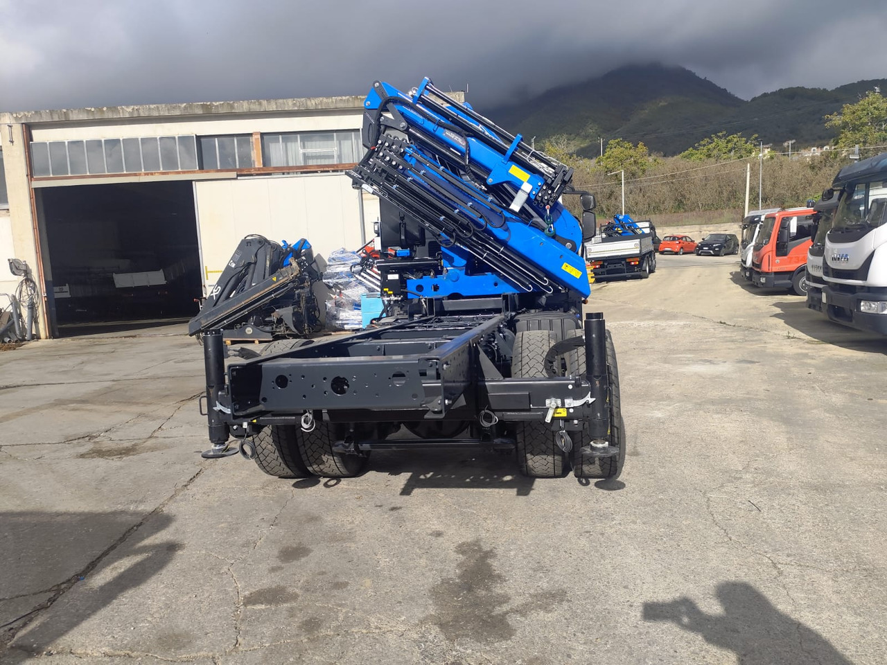 Kamion sa dizalicom, Kamion sa dizalicom IVECO EUROCARGO 180-250: slika 18 Kamion sa dizalicom, Kamion sa dizalicom IVECO EUROCARGO 180-250: slika 18