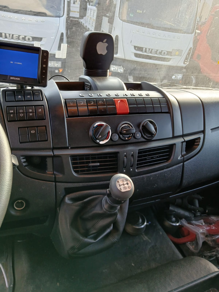 IVECO EUROCARGO 180-320 - Kamion sa dizalicom, Istovarivač: slika 4 IVECO EUROCARGO 180-320 - Kamion sa dizalicom, Istovarivač: slika 4