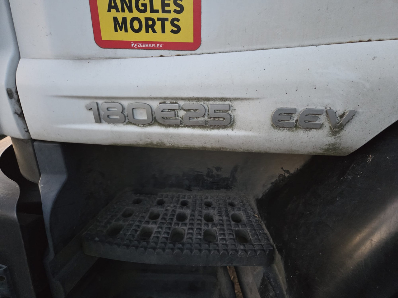 IVECO EUROCARGO 180E25 - Kamion sa dizalicom, Kamion sa dizalicom: slika 5 IVECO EUROCARGO 180E25 - Kamion sa dizalicom, Kamion sa dizalicom: slika 5