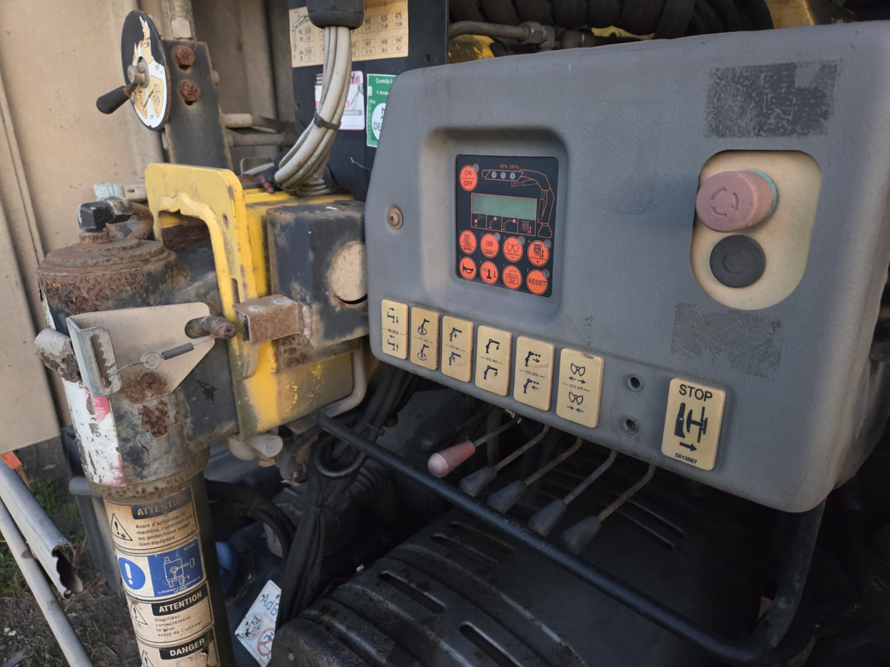 IVECO EUROCARGO 180E25 - Kamion sa dizalicom, Kamion sa dizalicom: slika 4 IVECO EUROCARGO 180E25 - Kamion sa dizalicom, Kamion sa dizalicom: slika 4