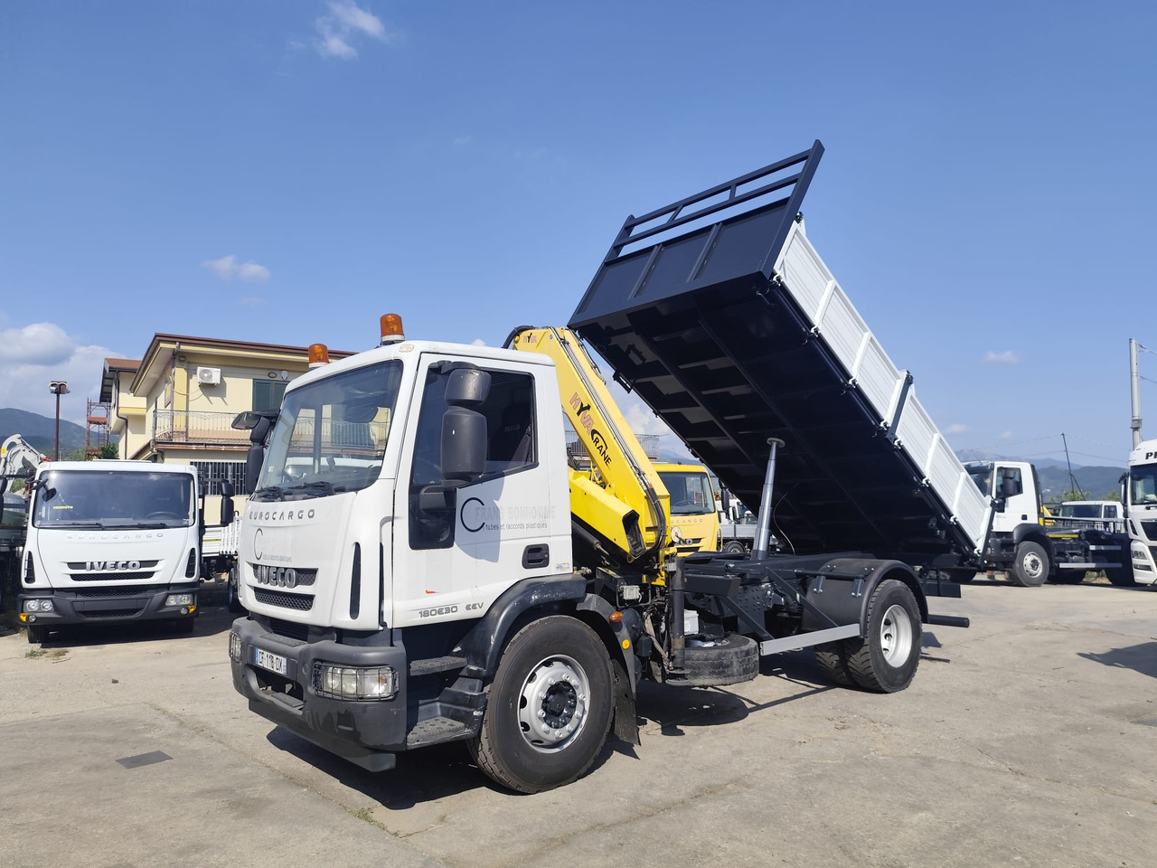 IVECO EUROCARGO 180E30 - Istovarivač, Kamion sa dizalicom: slika 2 IVECO EUROCARGO 180E30 - Istovarivač, Kamion sa dizalicom: slika 2