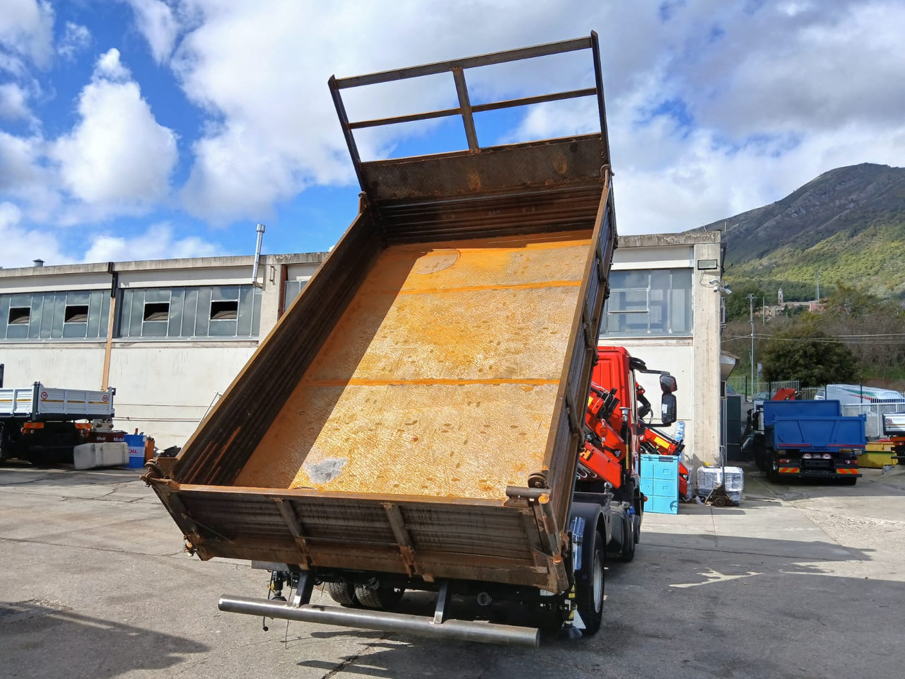 IVECO EUROCARGO 80-190 - Kamion sa dizalicom: slika 5 IVECO EUROCARGO 80-190 - Kamion sa dizalicom: slika 5