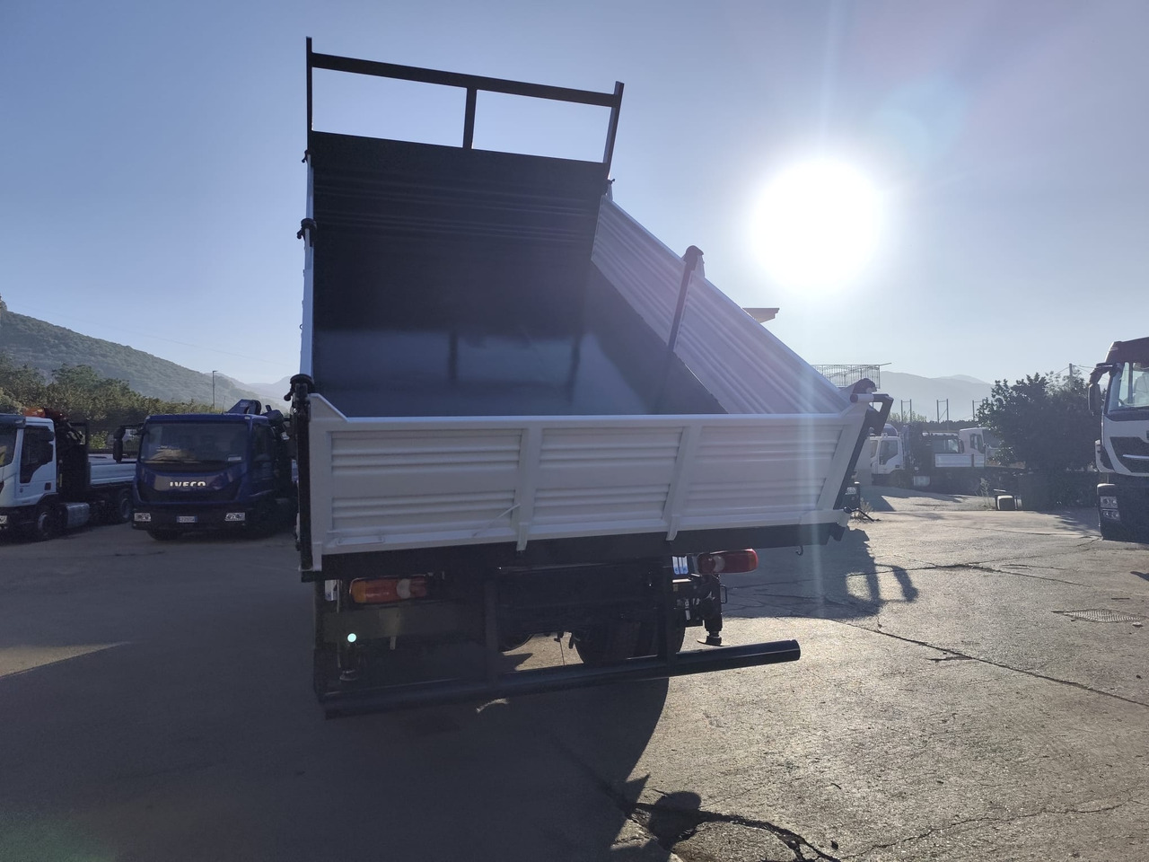 IVECO EUROCARGO 80-190 - Kamion sa golom šasijom i zatvorenom kabinom: slika 5 IVECO EUROCARGO 80-190 - Kamion sa golom šasijom i zatvorenom kabinom: slika 5