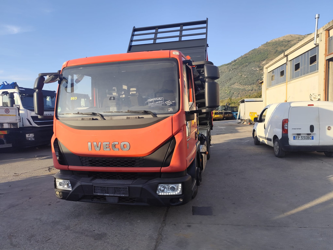 Kamion sa dizalicom, Istovarivač IVECO EUROCARGO 80-190: slika 44 Kamion sa dizalicom, Istovarivač IVECO EUROCARGO 80-190: slika 44