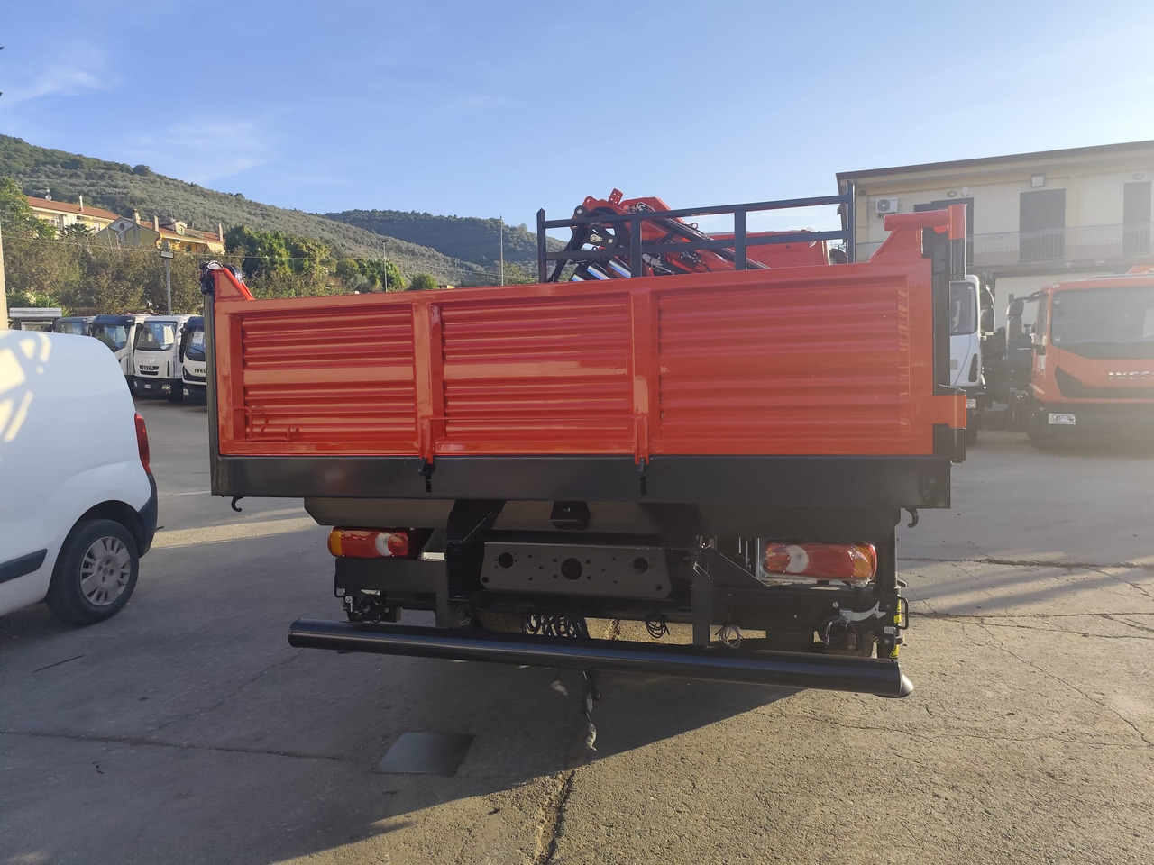 Kamion sa dizalicom, Istovarivač IVECO EUROCARGO 80-190: slika 13 Kamion sa dizalicom, Istovarivač IVECO EUROCARGO 80-190: slika 13