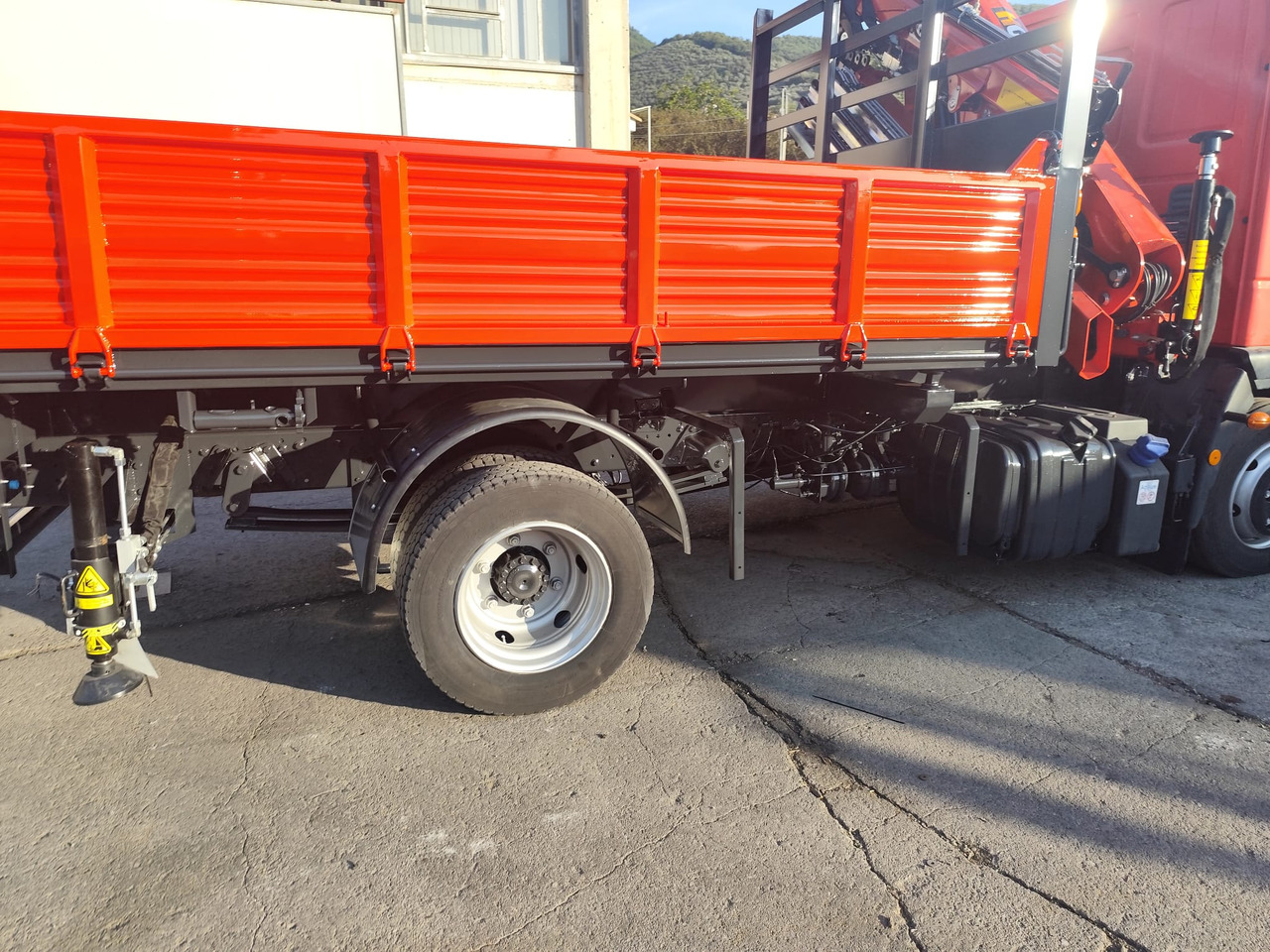 Kamion sa dizalicom, Istovarivač IVECO EUROCARGO 80-190: slika 17 Kamion sa dizalicom, Istovarivač IVECO EUROCARGO 80-190: slika 17