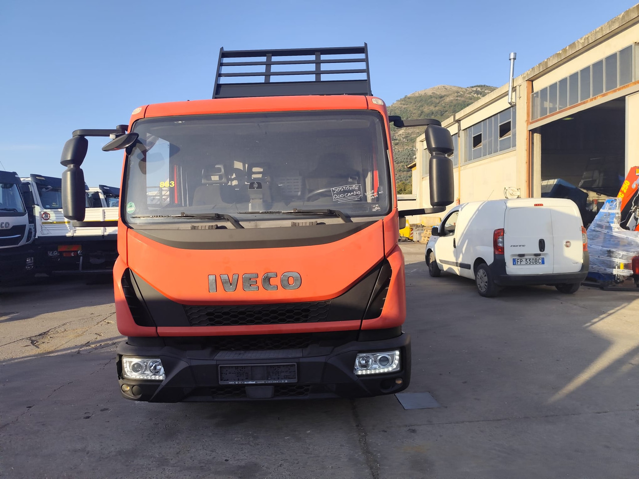 Kamion sa dizalicom, Istovarivač IVECO EUROCARGO 80-190: slika 43 Kamion sa dizalicom, Istovarivač IVECO EUROCARGO 80-190: slika 43
