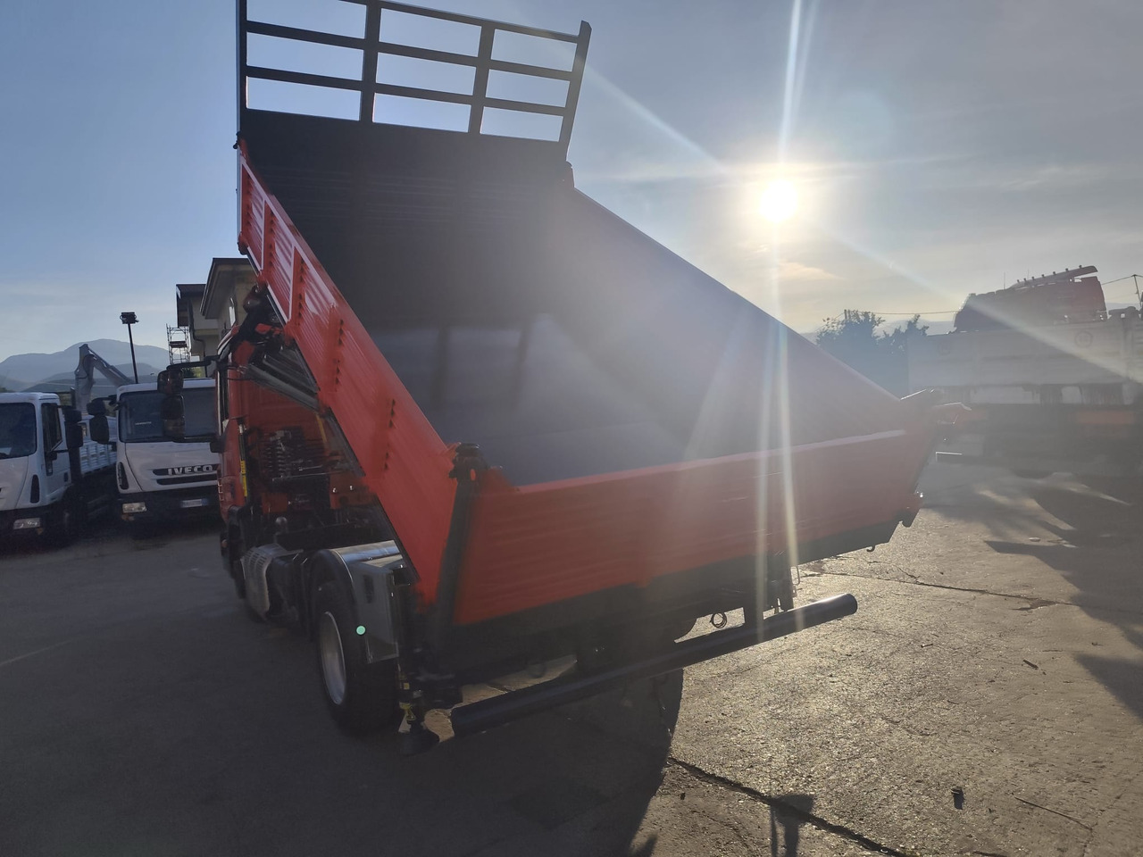 Kamion sa dizalicom, Istovarivač IVECO EUROCARGO 80-190: slika 30 Kamion sa dizalicom, Istovarivač IVECO EUROCARGO 80-190: slika 30