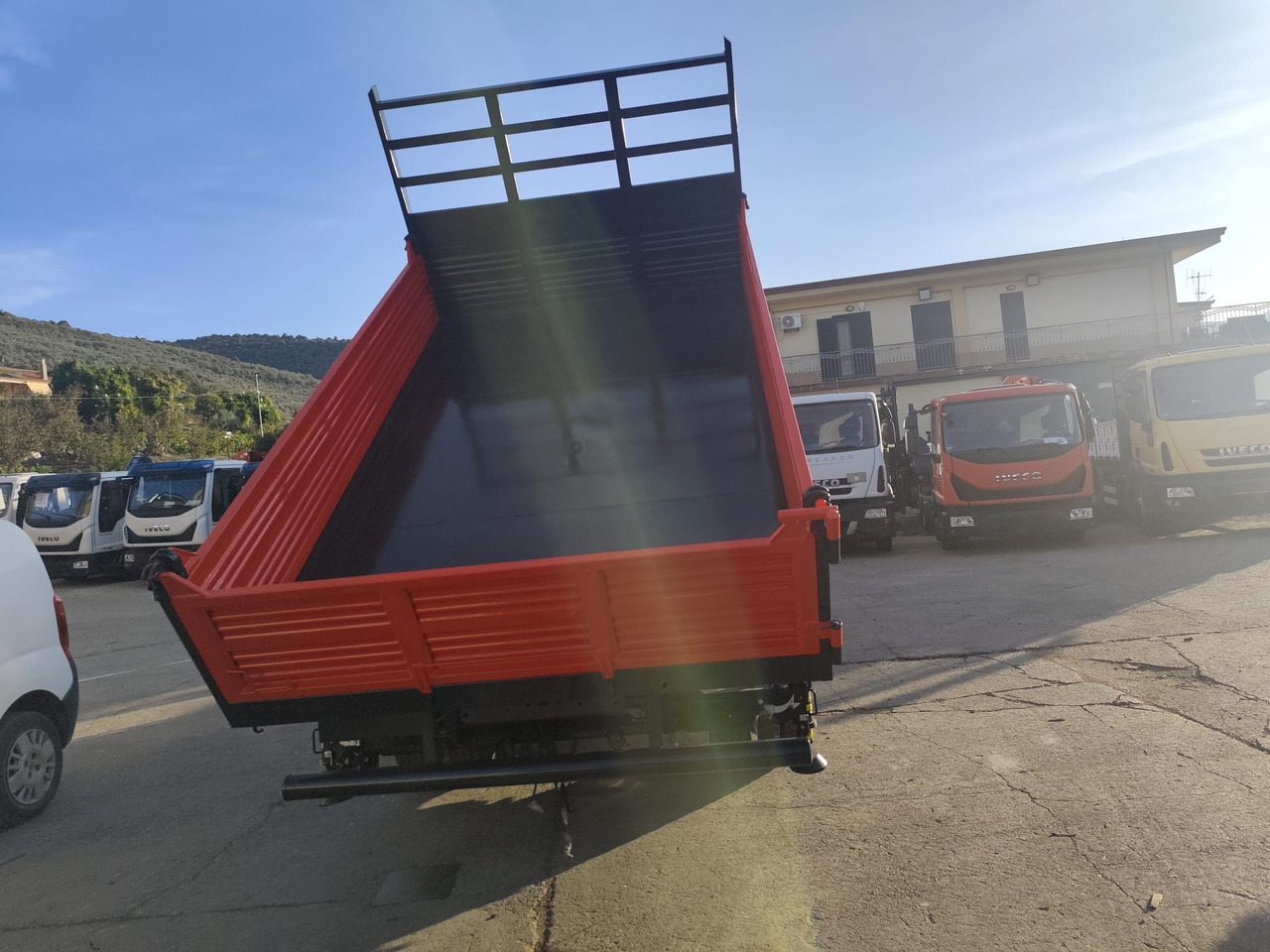 Kamion sa dizalicom, Istovarivač IVECO EUROCARGO 80-190: slika 32 Kamion sa dizalicom, Istovarivač IVECO EUROCARGO 80-190: slika 32