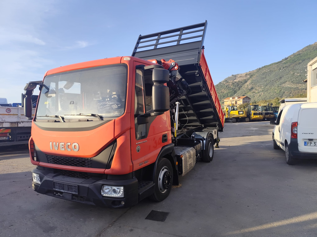 Kamion sa dizalicom, Istovarivač IVECO EUROCARGO 80-190: slika 45 Kamion sa dizalicom, Istovarivač IVECO EUROCARGO 80-190: slika 45