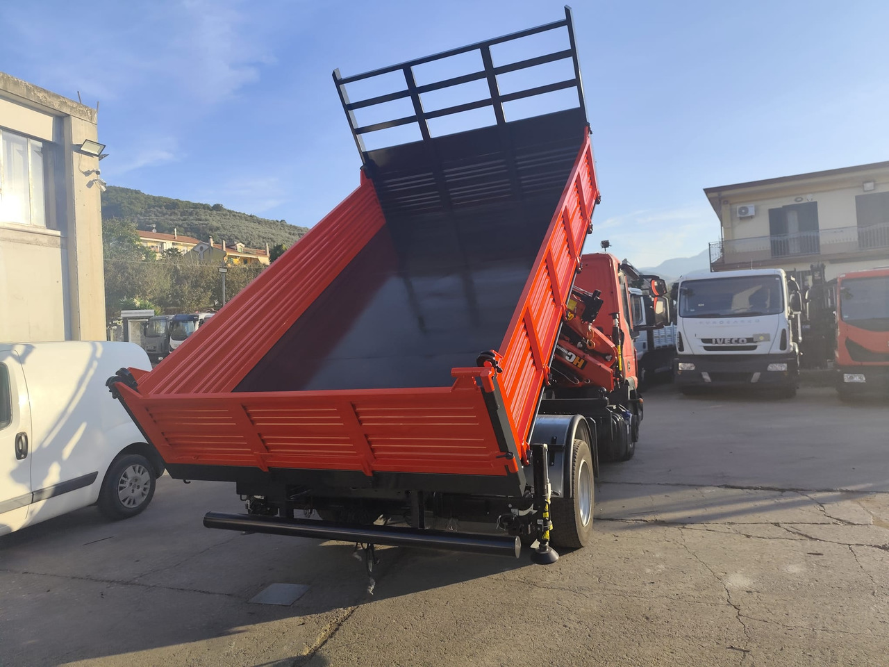 Kamion sa dizalicom, Istovarivač IVECO EUROCARGO 80-190: slika 33 Kamion sa dizalicom, Istovarivač IVECO EUROCARGO 80-190: slika 33