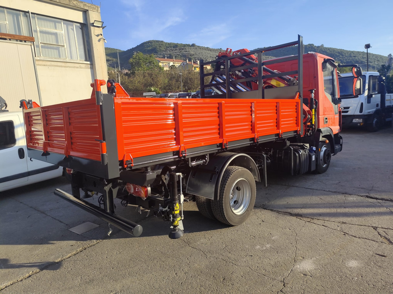 Kamion sa dizalicom, Istovarivač IVECO EUROCARGO 80-190: slika 16 Kamion sa dizalicom, Istovarivač IVECO EUROCARGO 80-190: slika 16