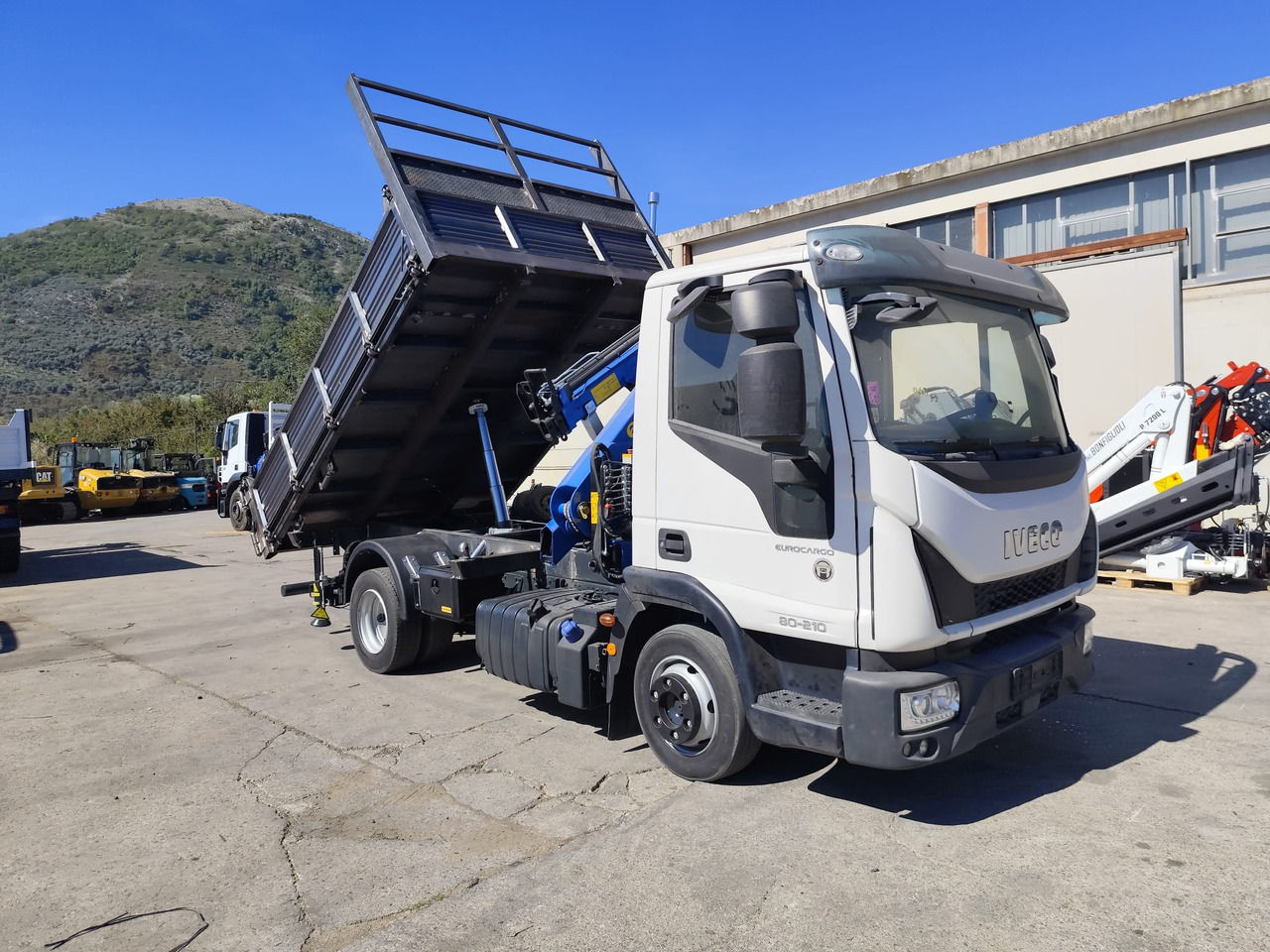 IVECO EUROCARGO 80-210 - Kamion sa dizalicom, Istovarivač: slika 4 IVECO EUROCARGO 80-210 - Kamion sa dizalicom, Istovarivač: slika 4