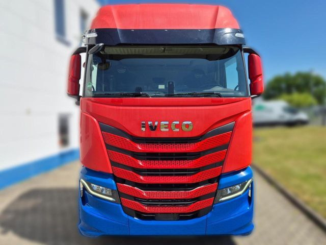 IVECO S-WAY AS260S48 Y - Kamion sa golom šasijom i zatvorenom kabinom: slika 4 IVECO S-WAY AS260S48 Y - Kamion sa golom šasijom i zatvorenom kabinom: slika 4