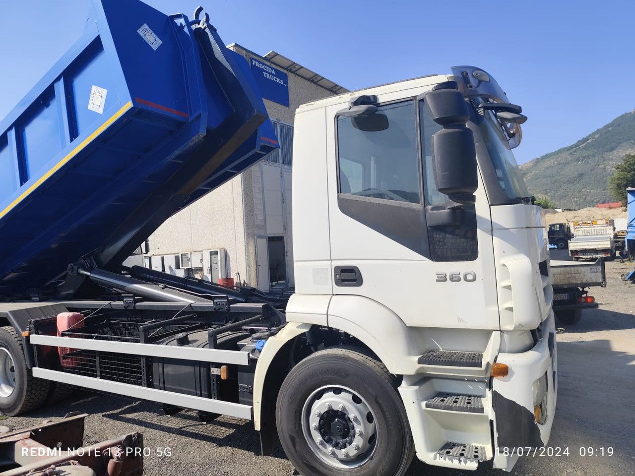 IVECO STRALIS 260S36 - Kamion sa hidrauličnom kukom: slika 2 IVECO STRALIS 260S36 - Kamion sa hidrauličnom kukom: slika 2