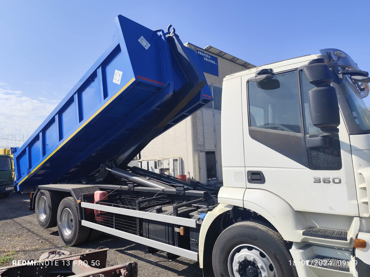 IVECO STRALIS 260S36 - Kamion sa hidrauličnom kukom: slika 3 IVECO STRALIS 260S36 - Kamion sa hidrauličnom kukom: slika 3