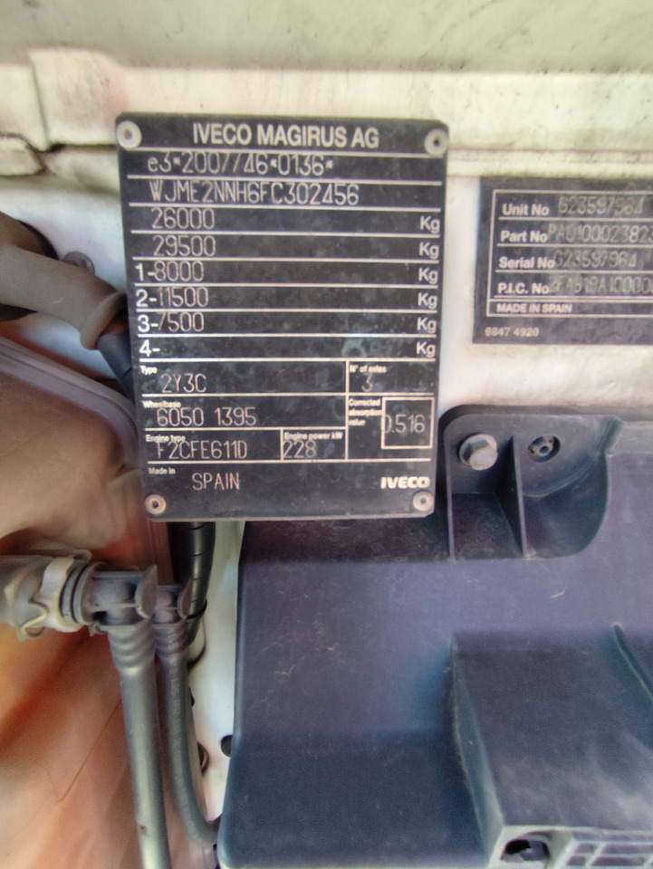 IVECO STRALIS AD 260S31 - Kamion sa golom šasijom i zatvorenom kabinom: slika 4 IVECO STRALIS AD 260S31 - Kamion sa golom šasijom i zatvorenom kabinom: slika 4
