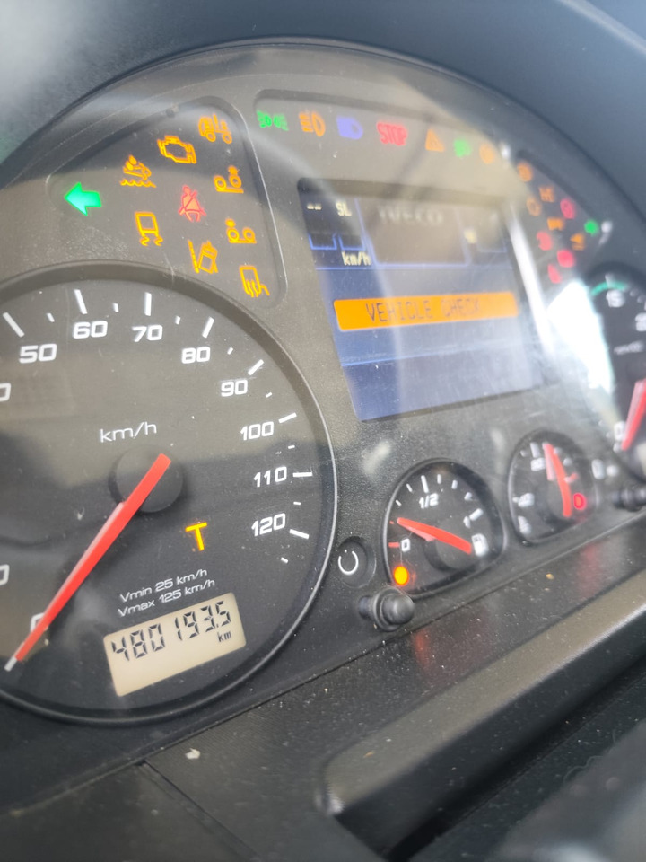 IVECO STRALIS AD 260S31 - Kamion sa golom šasijom i zatvorenom kabinom: slika 2 IVECO STRALIS AD 260S31 - Kamion sa golom šasijom i zatvorenom kabinom: slika 2